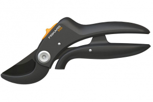 Cекатор Fiskars контактный PowerLever™ P55